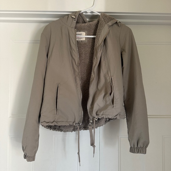 Cropped utility jacket - Picture 1 of 4